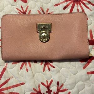 Michael Kors Locket Wallet- Pink